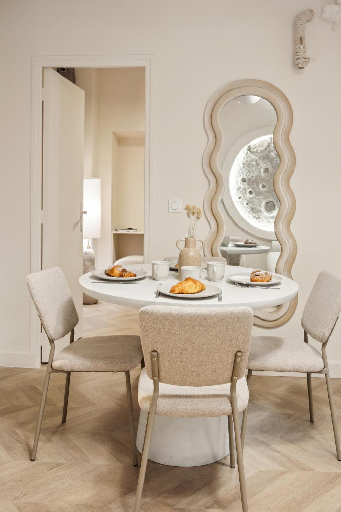 Cosy Moon For 4 Or 6 People Quartier Du Port * Nizza